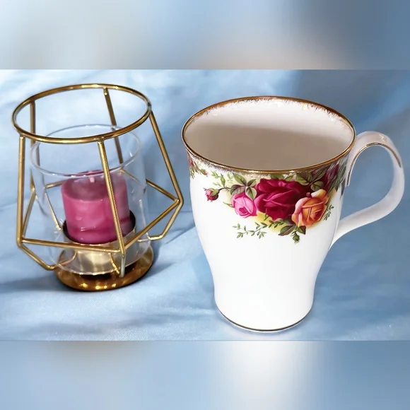 Rare find!  Beautiful Royal Albert Old Country Roses Mug.  Made in England! - Picture 2 of 8